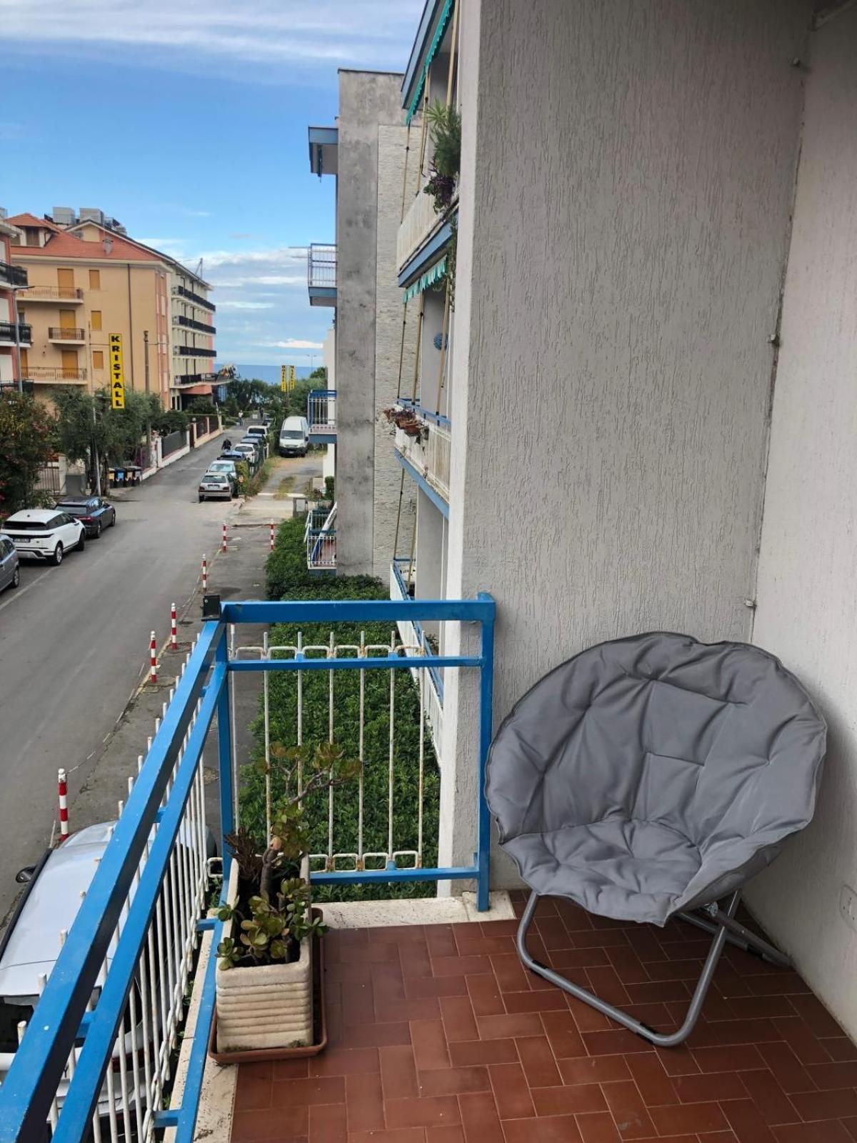 Appartamento A 100 Mt Dalla Spiaggia Диано-Марина Экстерьер фото